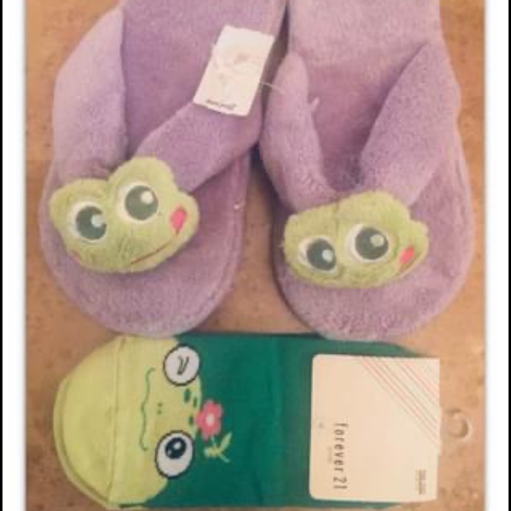 Green Frog House Slippers Girls Sz 1-2 New + Socks
